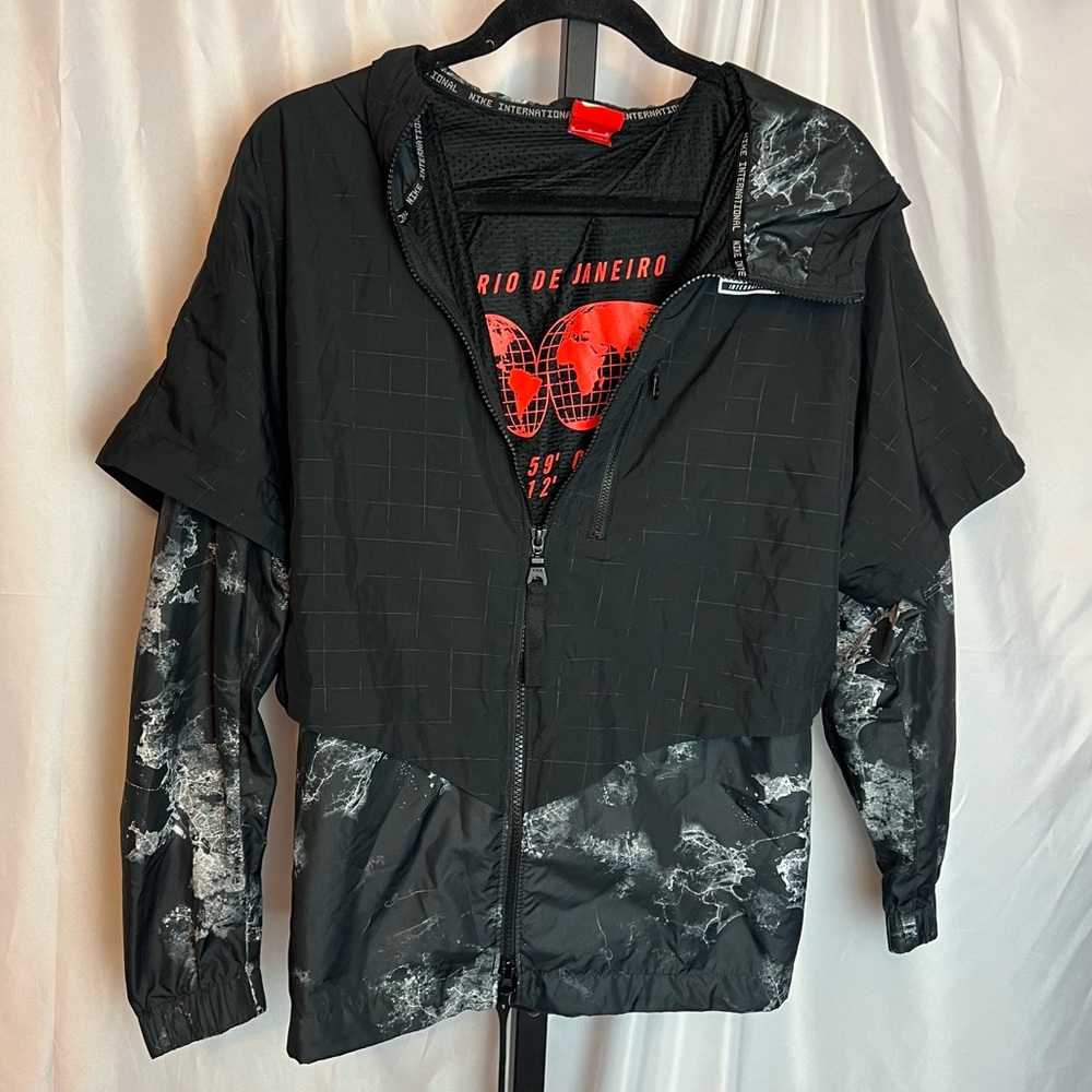 Nike Women's International Jacket Rio de Janeiro Black, size Medium